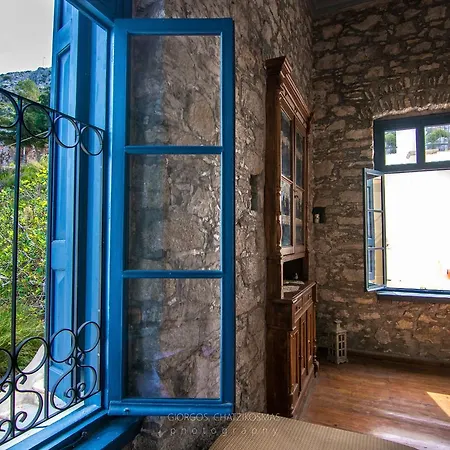 Traditional Seafront Mansion - Mirsini דירה