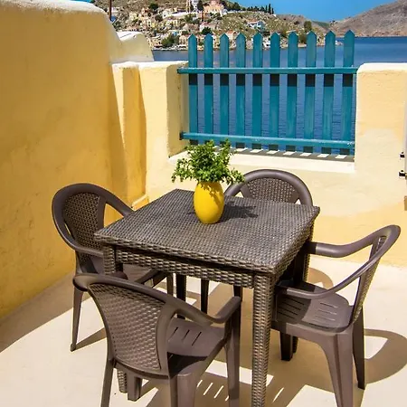 Traditional Seafront Mansion - Mirsini סימי